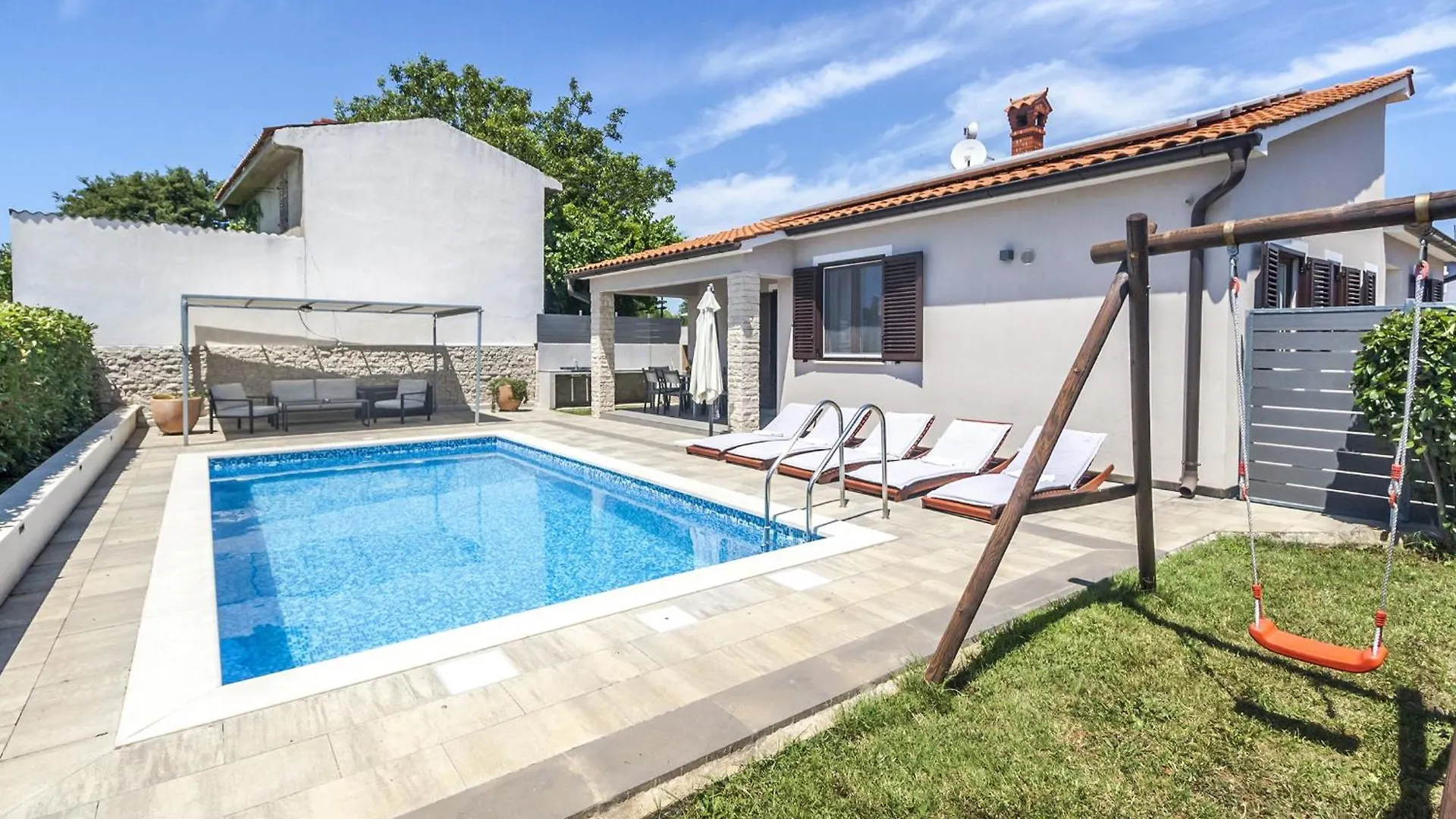 Holiday House Gortan For 7 People Near Pula With Children Playground And Private Pool - Pet Friendly Marčana 0*,